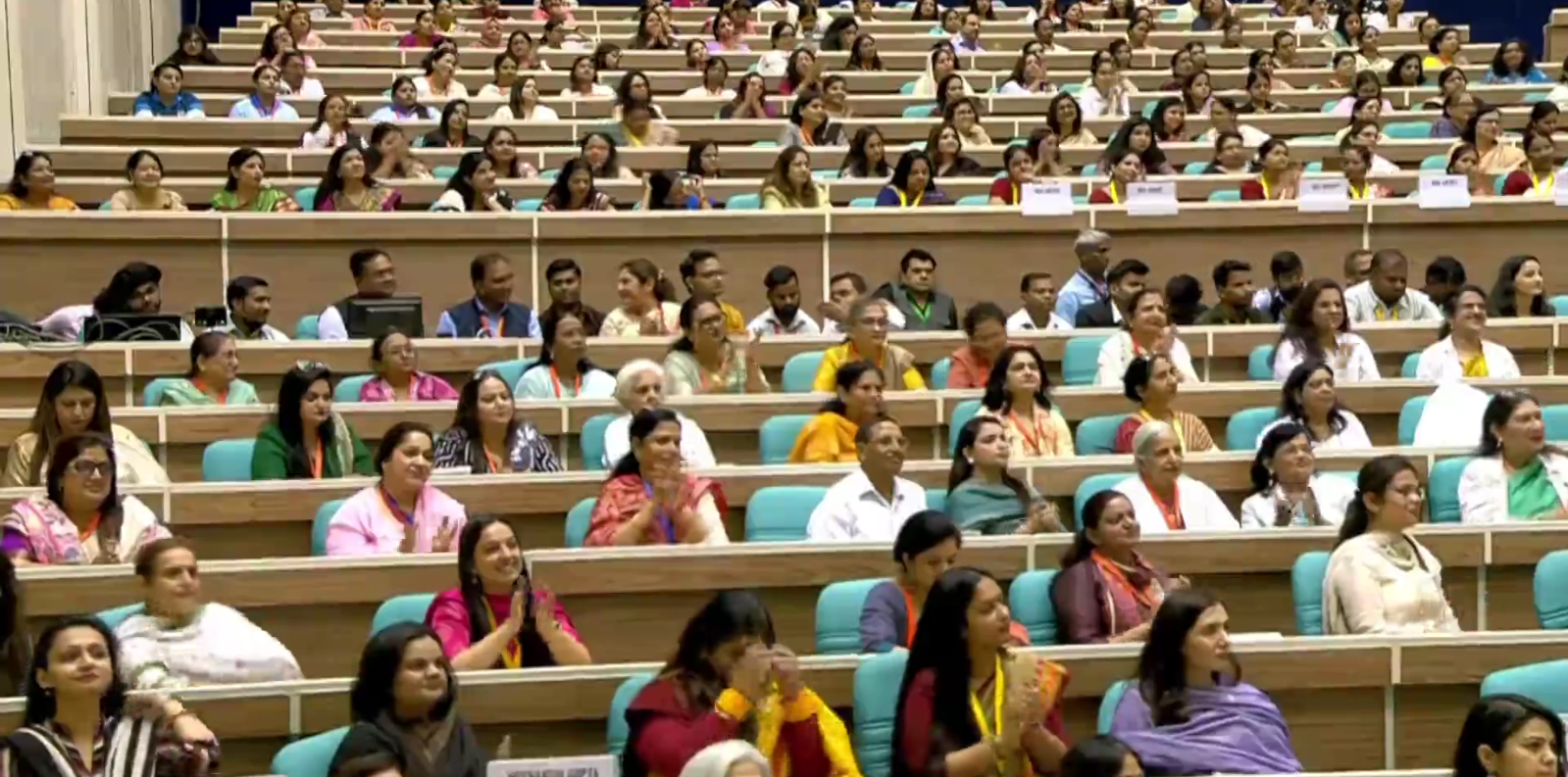PM Modi addresses nation ahead of special Parliament session.