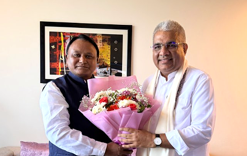 Odisha CM Mohan Majhi with Amit Shah during BJP leadership meeting on West Bengal CM selection.