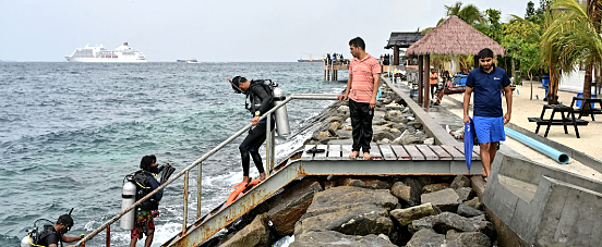 Five Italian Divers Die in Maldives Cave Expedition