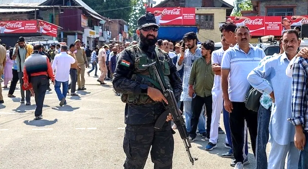 Kashmiri Pandit employees face fresh terror threats in Kashmir